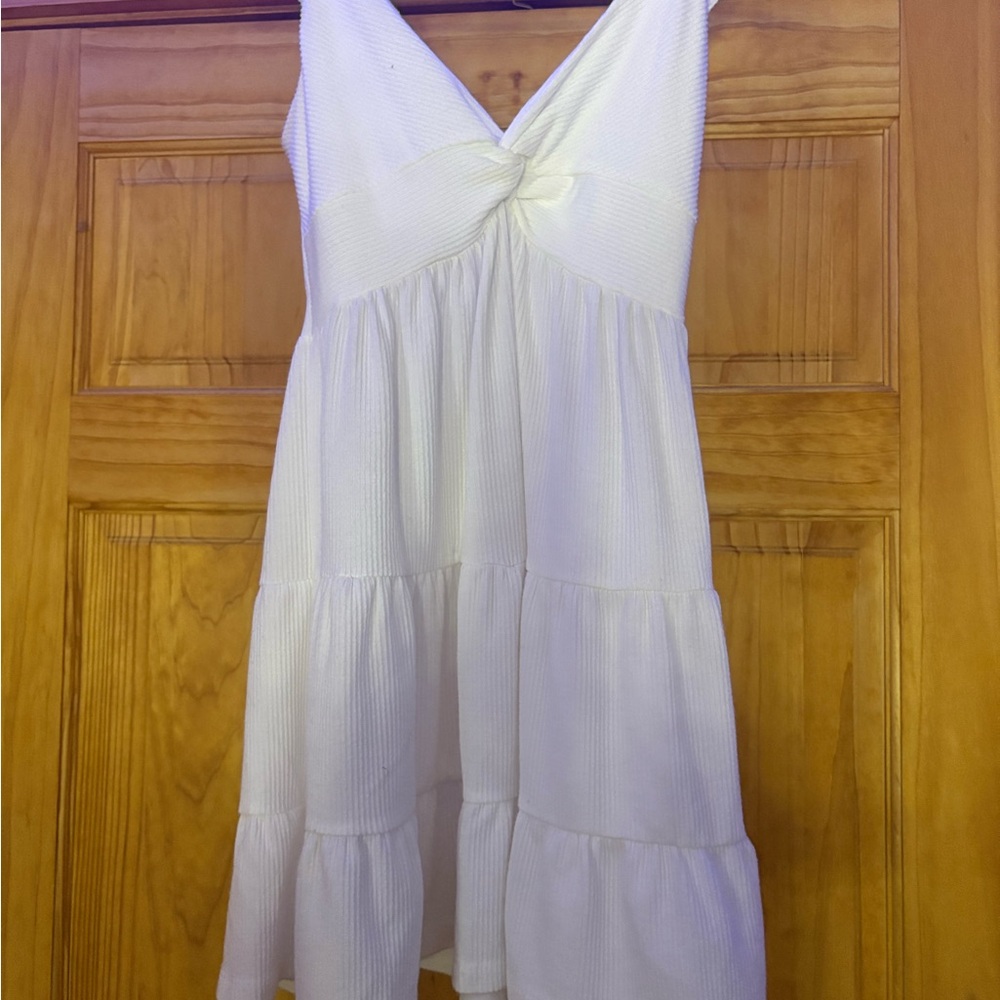 Elegant White Dress - Picture 7 of 7